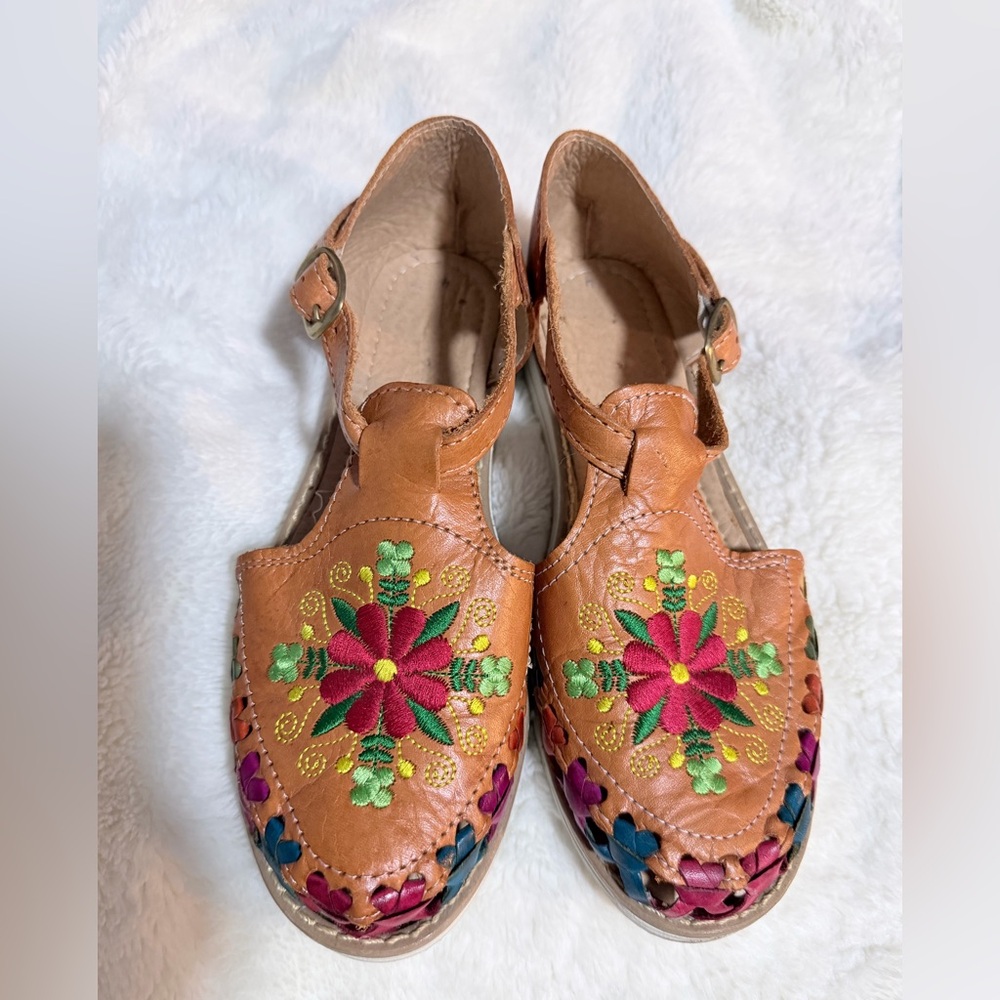 Embroidered Leather Women's Huaraches